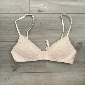 LIKE NEW Victorias Secret Wireless Bra
